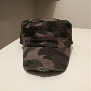 ADJUSTABLE CAMOUFLAGE CAP
